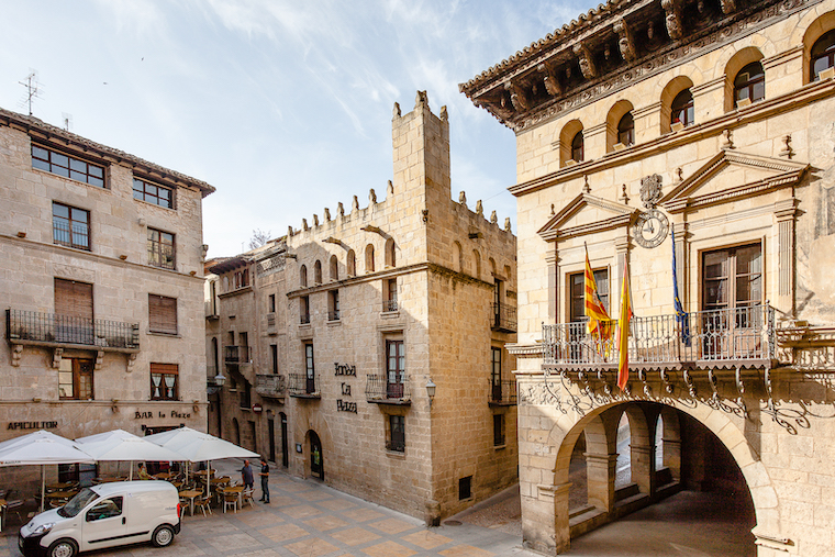 Plaza de España Valderrobres apartamento turístico